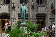 Statue of Nathan "I regret I have but one life to lose for my country" Hale at the Tribune Tower