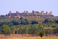 Road trip to Monteriggioni, 13th c. garrison town built to guard Siena from Florentine invaders 